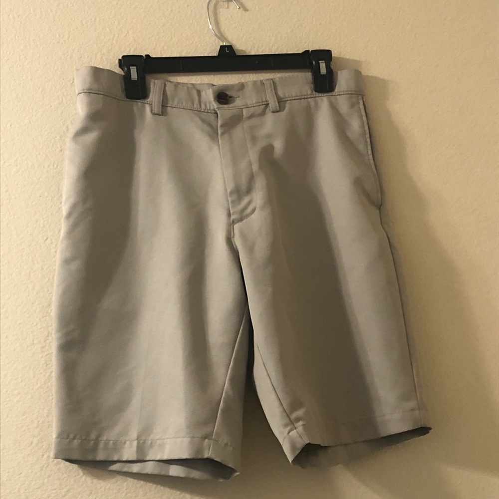 Haggar H26 Men’s Khaki Shorts - 32